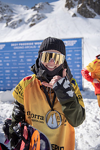 Marion Haerty 参加了 2021 年冬季在安道尔 Ordino Alcalis 举行的 2021 年自由滑雪世界巡回赛第 2 步比赛。