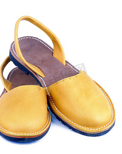 黄色凉鞋