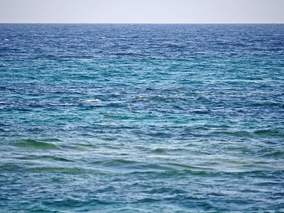 蓝色大海的地平线