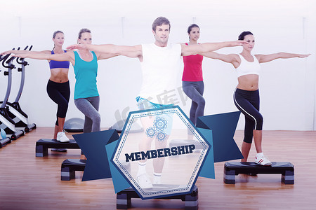 会员活动海报摄影照片_词会员资格和健身班执行有氧运动