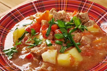 番茄牛肉汤摄影照片_l 匈牙利热炖牛肉汤