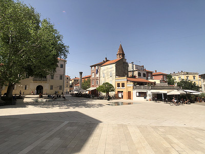 Sveti Sime 教堂周围的广场