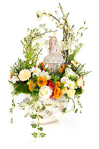 装饰人造塑料花与复古设计花瓶