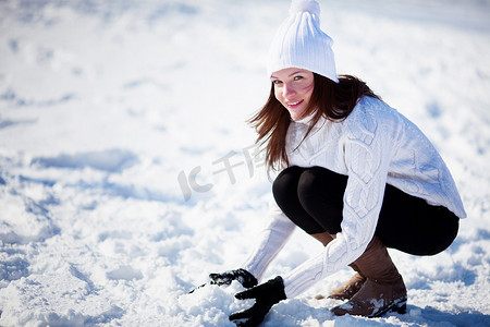 玩雪的女孩