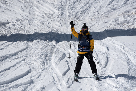 丹尼·福内尔 (Dani Fornell) 参加了 2021 年冬季在安道尔 Ordino Alcalis 举行的 2021 年自由滑雪世界巡回赛第 2 步比赛。