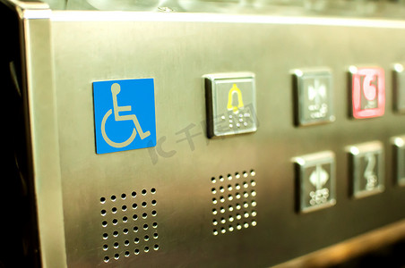 禁用的电梯按钮
