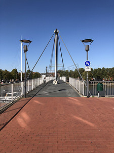 勒达河上的内塞布吕克桥