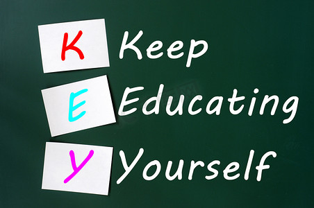 KEY 首字母缩略词 - 在黑板上用便签纸继续教育自己