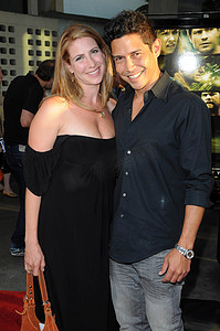 Yvonne Jung 和 Anthony Ruivivar 在洛杉矶首映的“完美逍遥游”。 