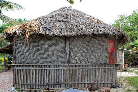 昆塔纳摄影照片_小木屋 palapa 小屋木制传统墨西哥房子