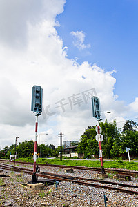警示灯动态摄影照片_带警示灯的铁路
