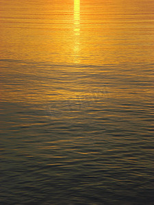 大海太阳摄影照片_大海背景中的太阳反射