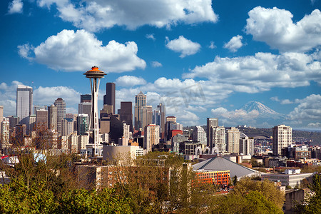 西北背景摄影照片_西雅图，华盛顿州，美国，背景是雷尼尔山