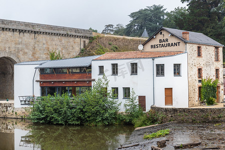 亚特兰蒂斯摄影照片_Rocheservier 的 Le Moulin 餐厅的建筑细节