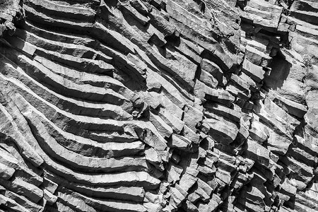 纯净水摄影照片_“意大利西西里岛阿尔坎塔拉峡谷的玄武岩岩石和纯净水”