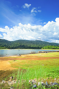 泰国 Sa Kaeo Tha Krabak 水库的美丽景观