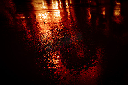 雨后城市摄影照片_雨后的纽约街道，湿沥青上倒影