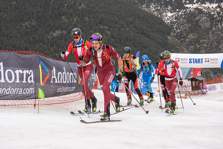 u摄影照片_ISMF WC 锦标赛中的滑雪者 Comapedrosa Andorra 2021 U18