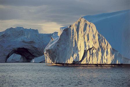 冰山摄影照片_美丽的巨大冰山