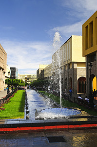 墨西哥哈利斯科州瓜达拉哈拉的塔帕蒂亚广场和喷泉