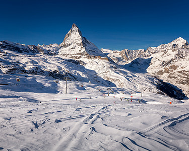 瑞士采尔马特的阳光滑雪场和马特洪峰