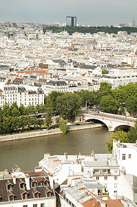 人口众多摄影照片_巴黎圣母院的景色