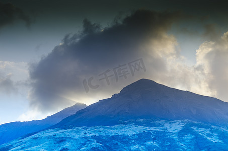 喷气摄影照片_斯特龙博利火山及其喷气孔伊奥利亚群岛