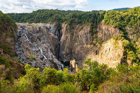 澳大利亚昆士兰北部库兰达附近的巴伦瀑布景观