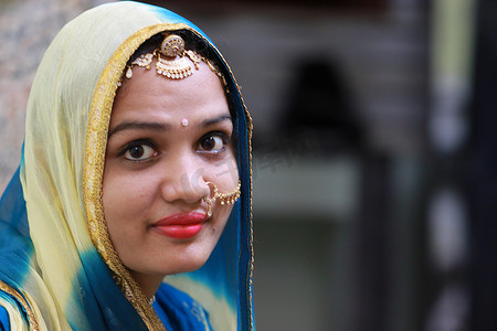 印度文化摄影照片_拉贾斯坦风格的美女和印度文化的妆容