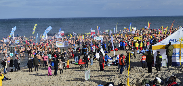 2014 年 2 月 16 日，波兰 Mielno：Polar Bear Plunge 打破吉尼斯纪录