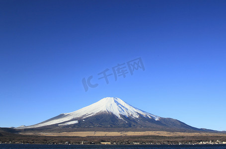 富士山和蓝天