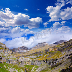 Monte Perdido Valley of Ordesa 在 Soaso 马戏比利牛斯韦斯卡