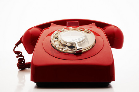 工作室里的老式红色电话