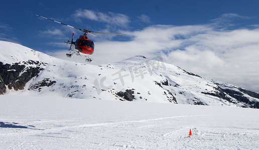 直升机冰川降落