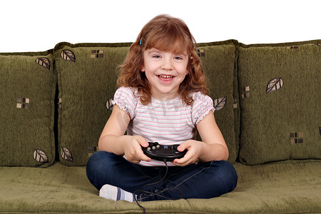 快乐的小女孩玩电子游戏
