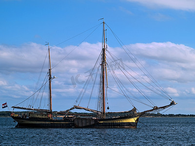古典荷兰老时尚帆船