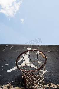 旧篮球篮板上耐克的 Jumpman 标志