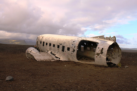 飞机残骸摄影照片_飞机残骸，冰岛