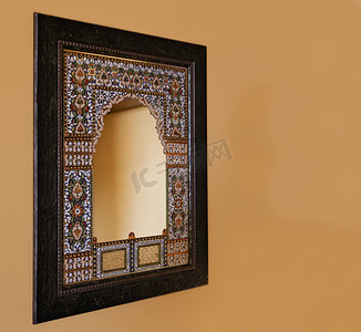 橡木镶框土著马赛克镜子印度