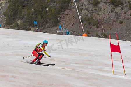 阿里塔摄影照片_加西亚法瑞斯玛塔 ESP 在 ISMF WC 锦标赛 Comapedrosa Andorra 2021- Sprint 高级女子。