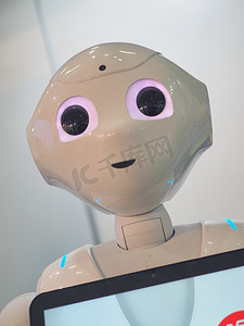 SoftBank Robotics 的 Pepper 是首个提升客户体验的人形助手 意大利都灵 2020 年 2 月 12 日