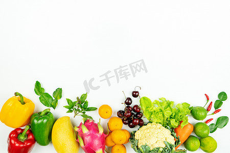 空白处摄影照片_新鲜水果和蔬菜。
