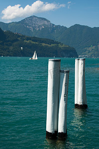 瑞士卢塞恩摄影照片_在卢塞恩湖航行