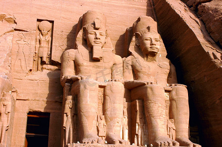 法老摄影照片_埃及阿布辛贝著名拉美西斯二世雕像的地标