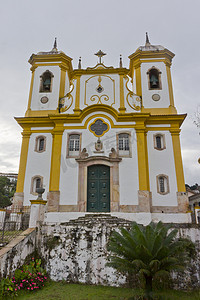 南美摄影照片_欧鲁普雷图，旧城街景与殖民地教堂，巴西，南美