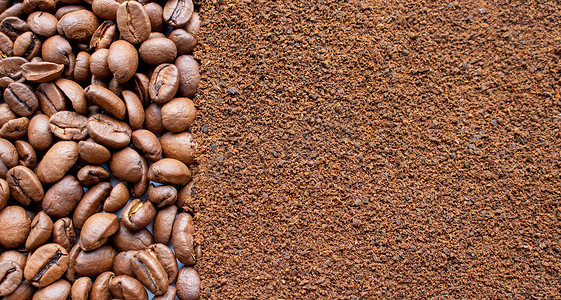 咖啡豆和速溶咖啡粉的图像。