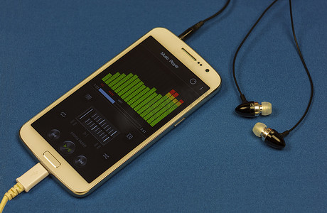 智能手机显示屏和耳机上的音乐播放器均衡器，关闭
