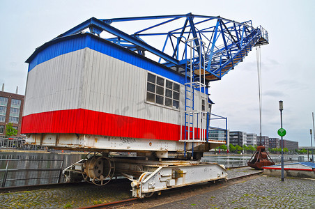 德国杜伊斯堡旧港的起重机