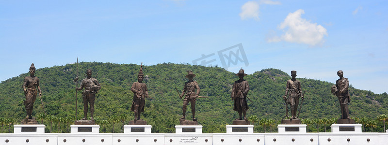 7 国王巨型雕像，Rajabhakti 公园著名泰国国王的雕像