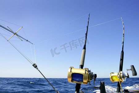 深海蜜柚摄影照片_深海大型游戏船钓鱼